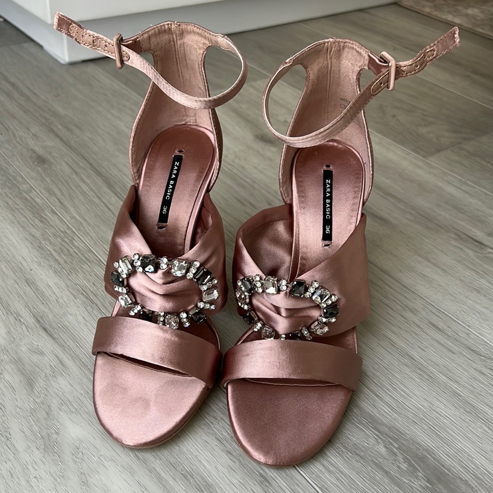 Zara satin heeled sandals with brooch. Size 6